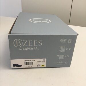 Bzees Blue Flats Comfortable Loafers New in box. Size 8.5